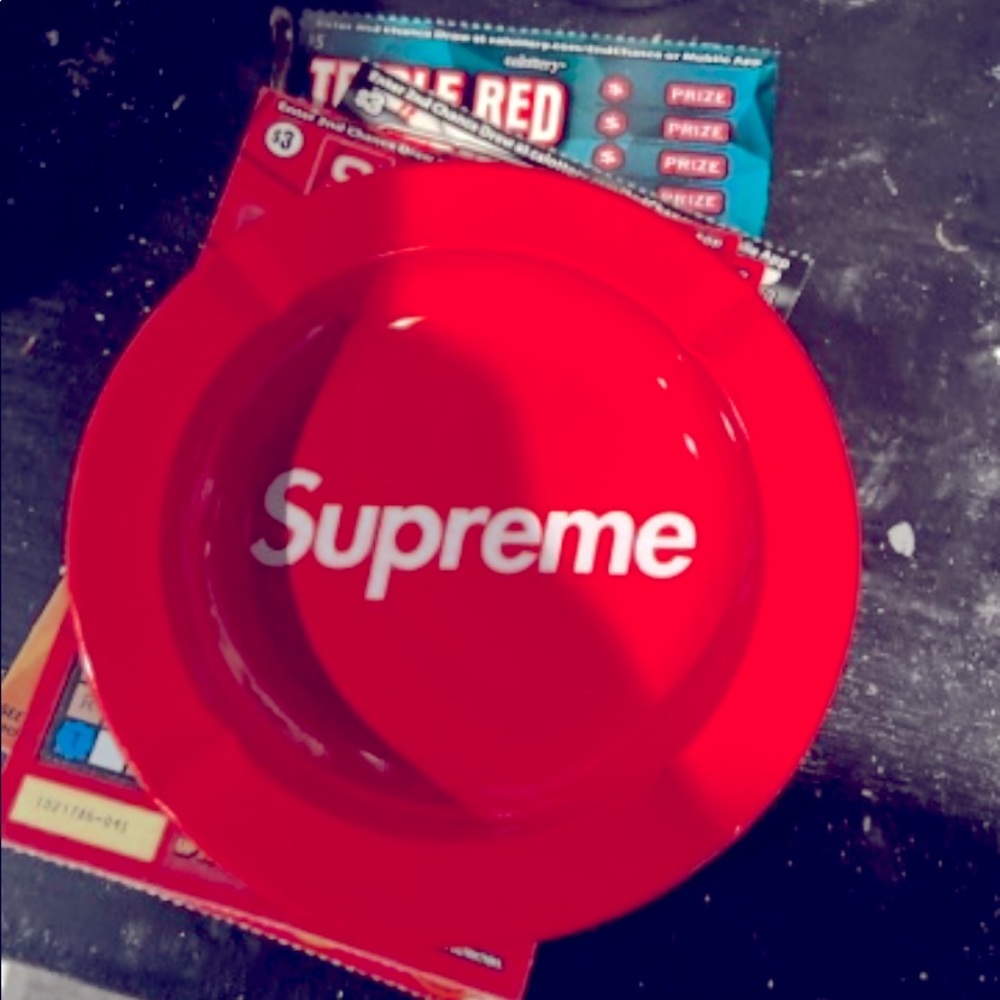 Supreme Brand Ash Tray red and white brand new